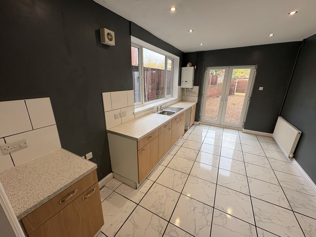 Property photo 2 of 17 Bedroom