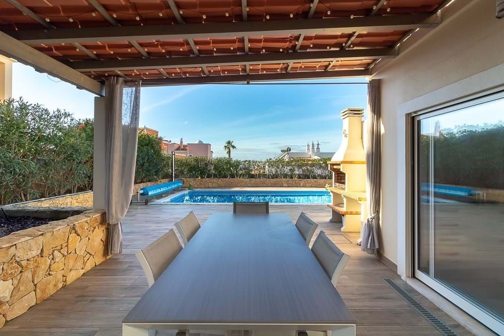 Property photo 2 of 30