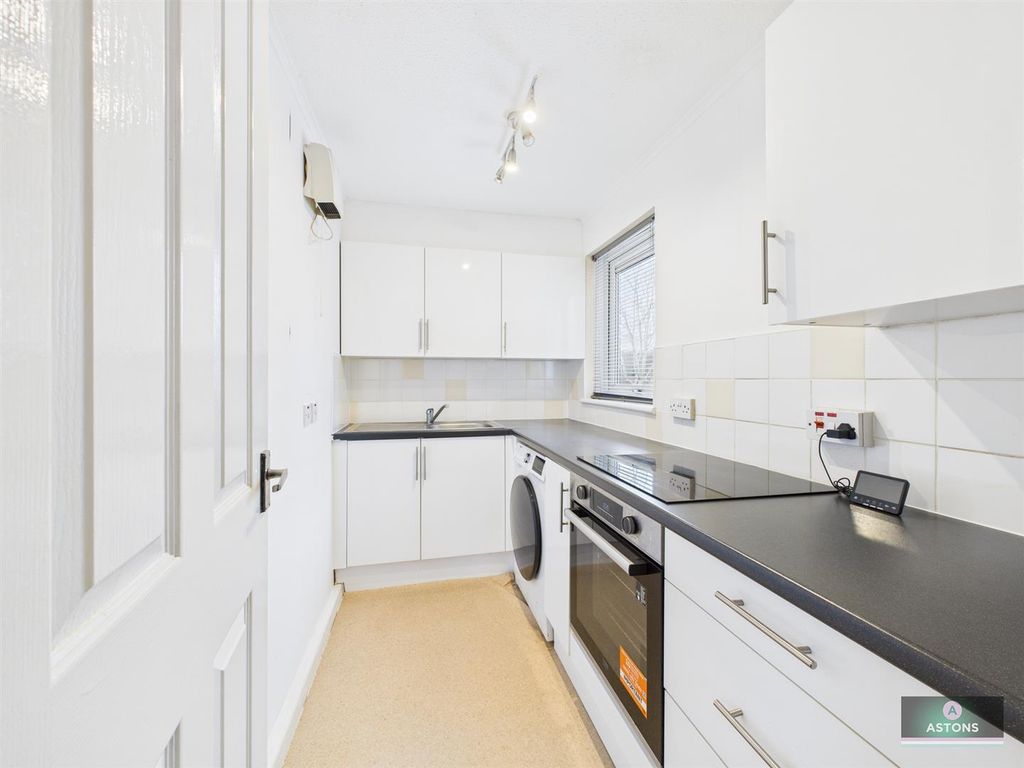 Property photo 3 of 9 Cam04622G0-Pr0126-Still006.Jpg