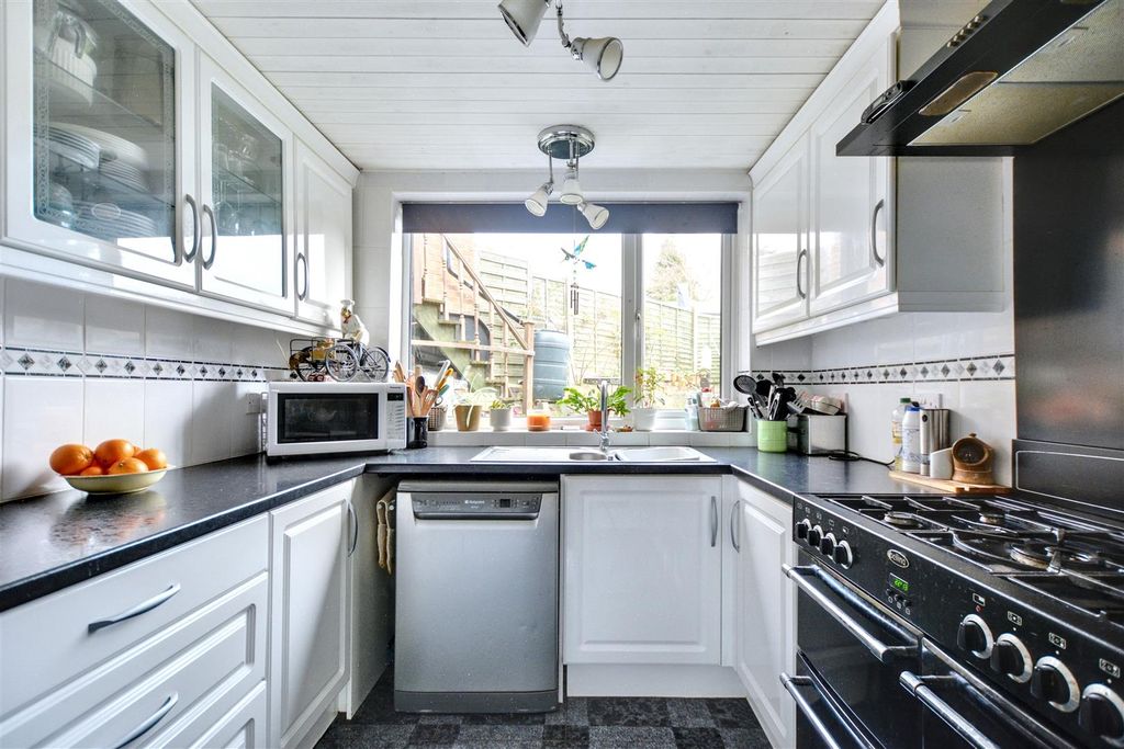 Property photo 3 of 24 Kitchen