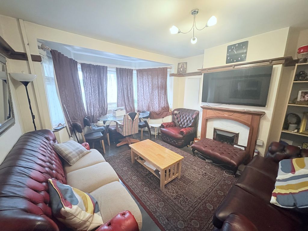 Property photo 3 of 23 Img_4111