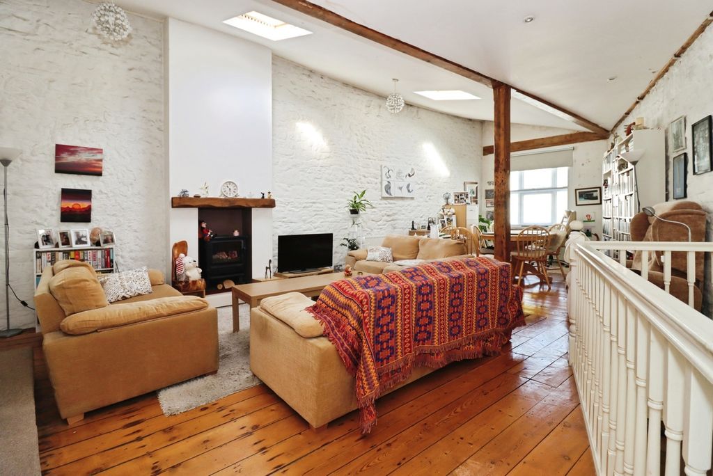 Property photo 1 of 15 Pbox-Img.Jpg