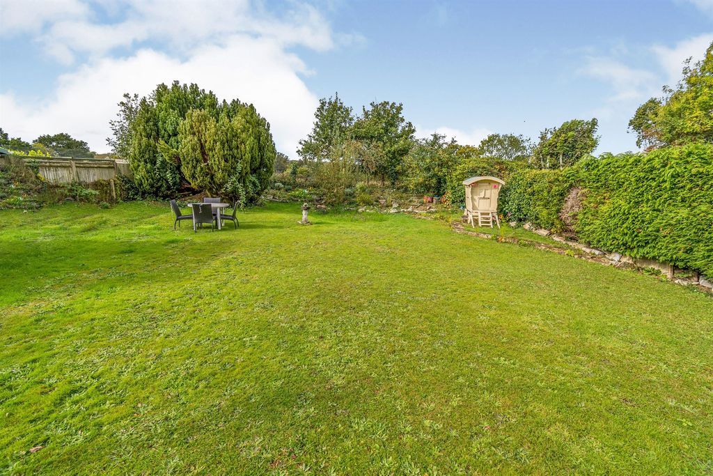 Property photo 3 of 13