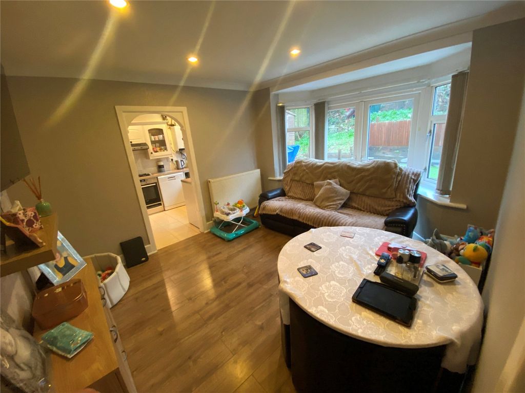 Property photo 2 of 26 Picture No. 23