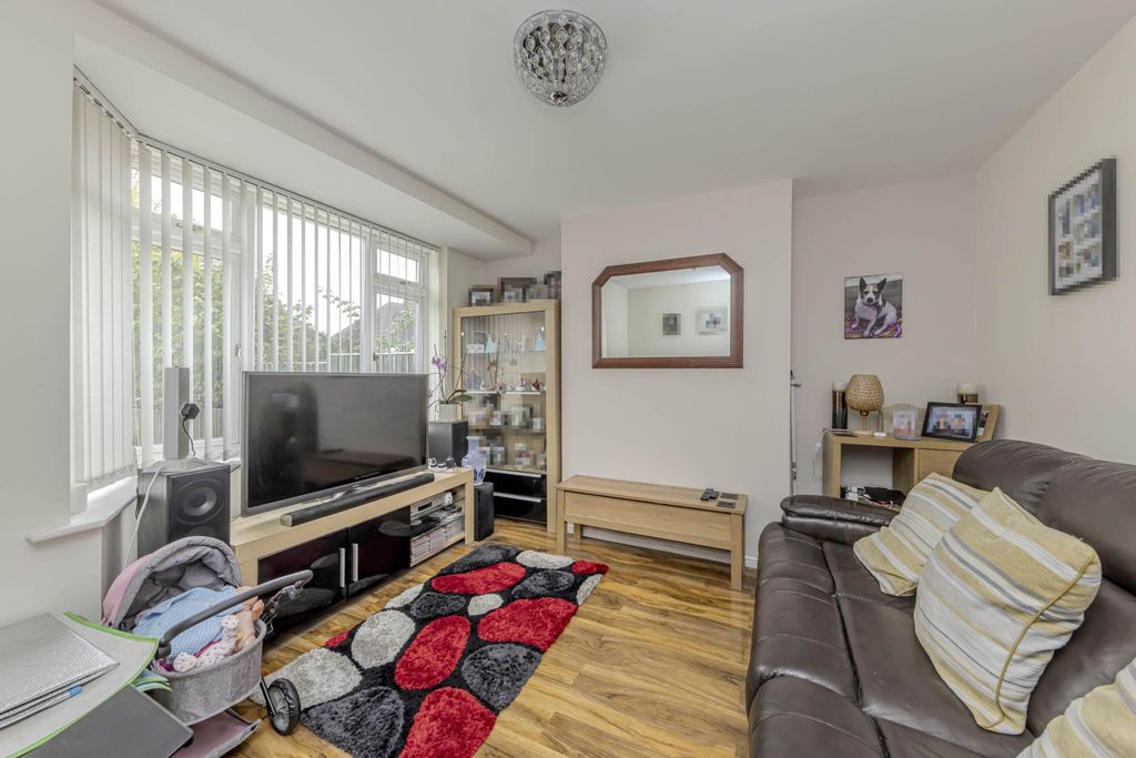 Property photo 3 of 24