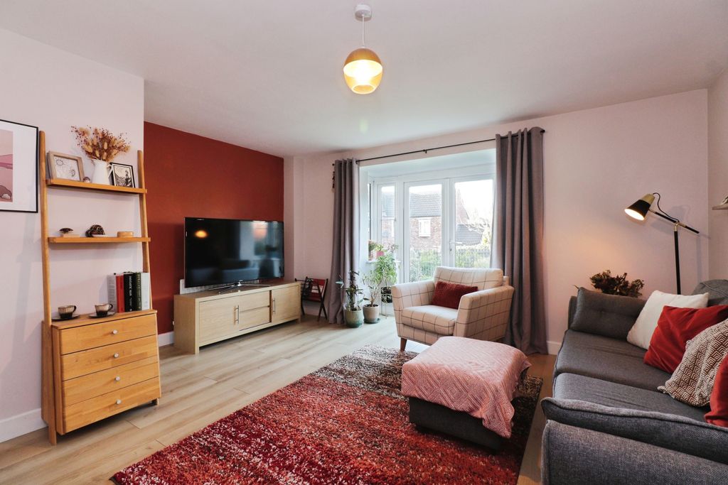 Property photo 3 of 15 Living / Dining Room