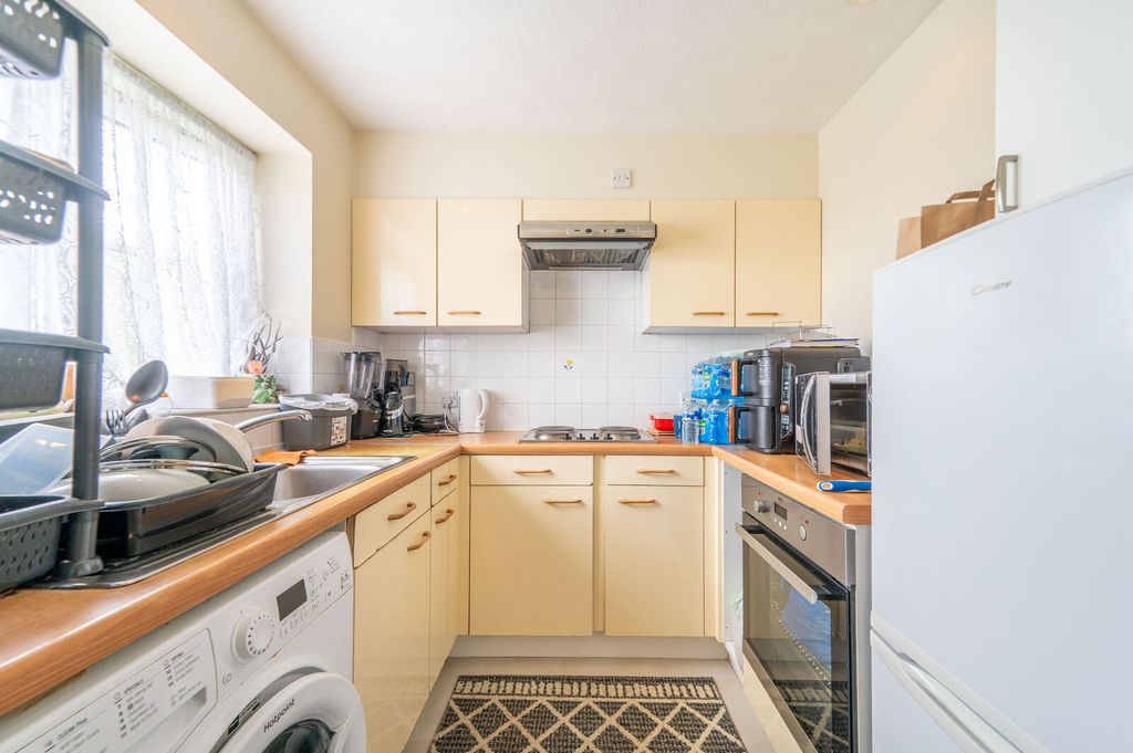 Property photo 3 of 7