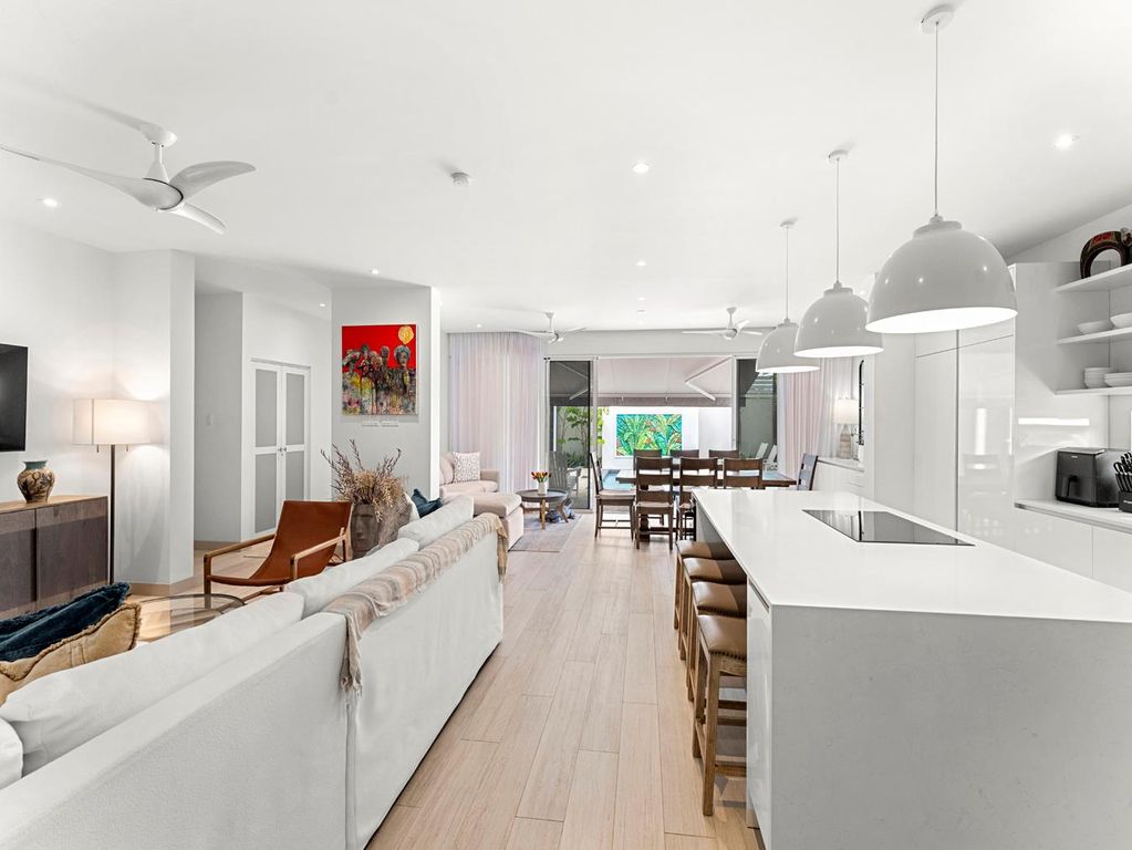 Property photo 2 of 12 Image