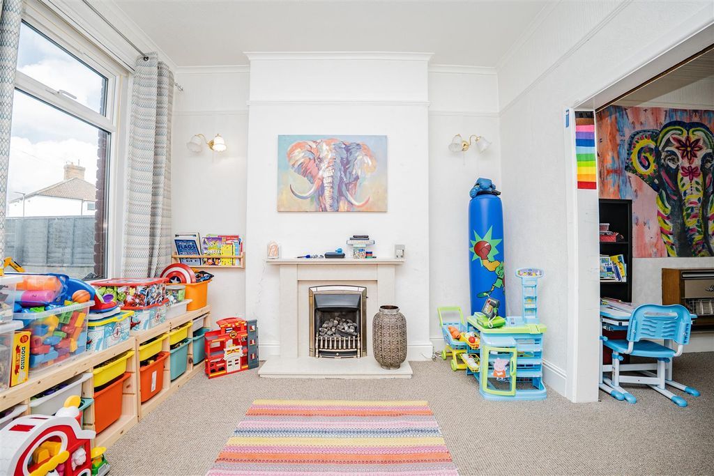 Property photo 3 of 27 P1025032.Jpg