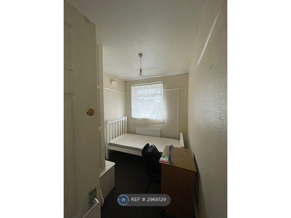 Property photo 3 of 9 3rd Bedroom