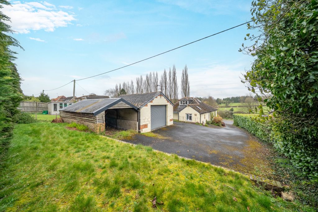 Property photo 2 of 25