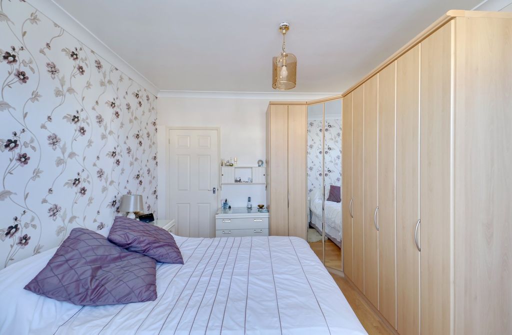 Additional image 11 of 2 bed detached bungalow for saleUpminster Road North, Rainham RM13