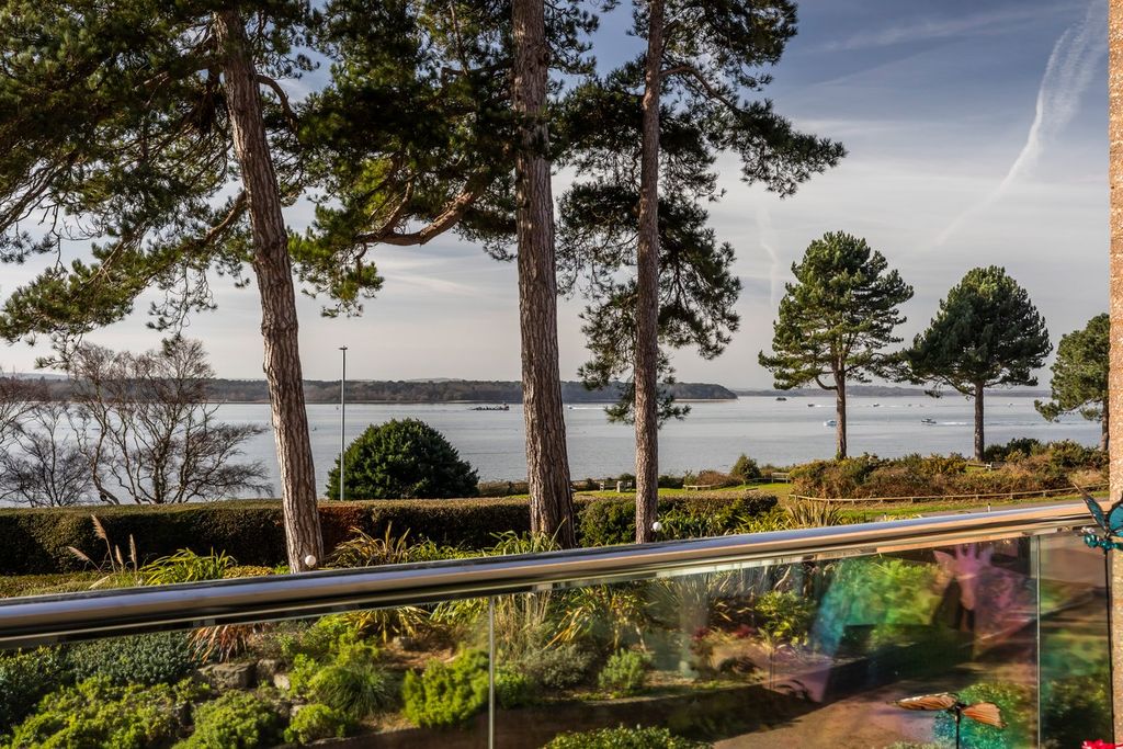 Property photo 1 of 27