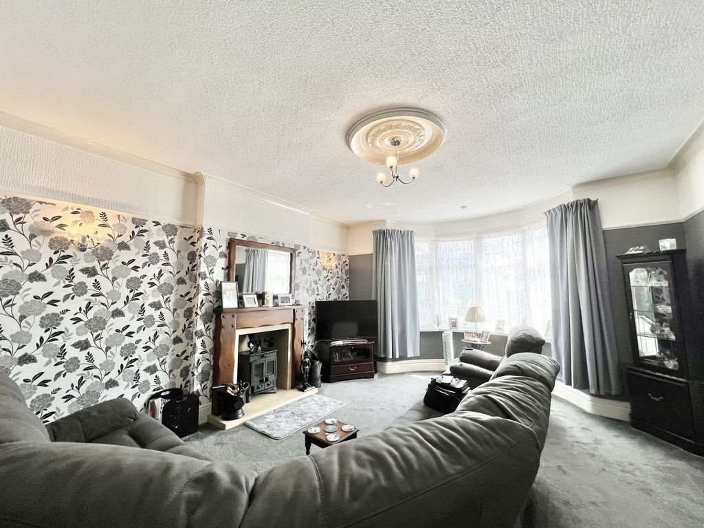 Property photo 3 of 24