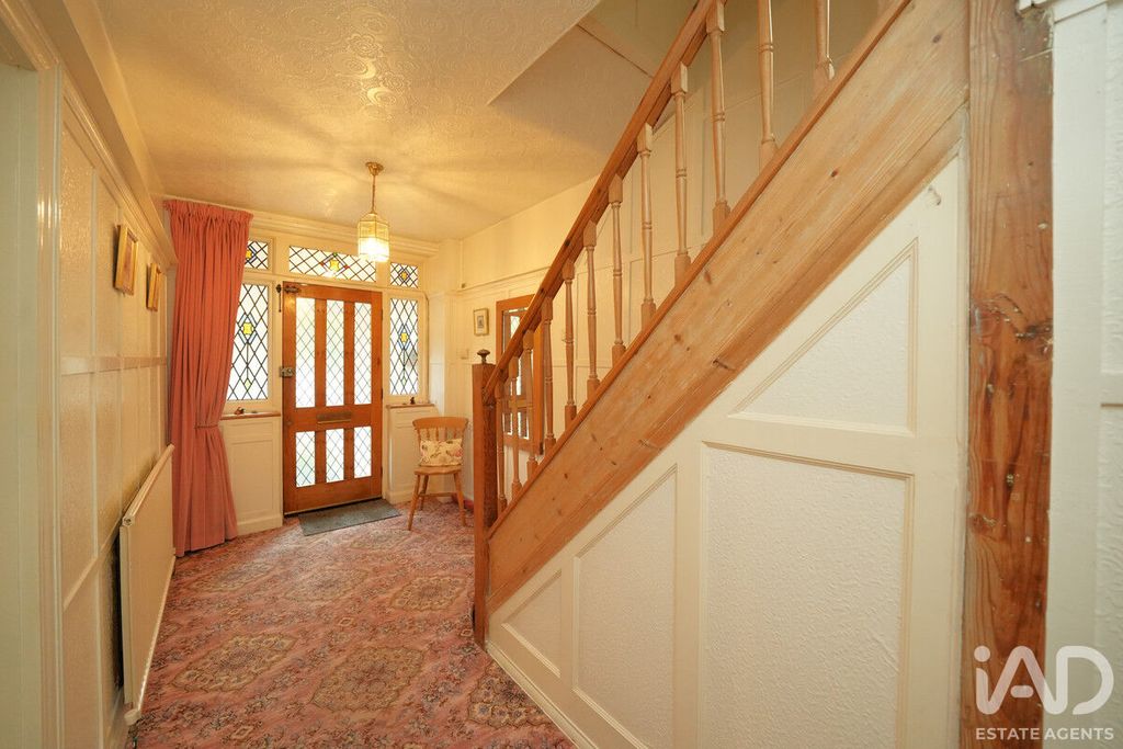 Property photo 3 of 49