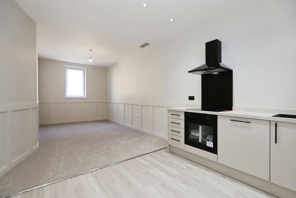 Property photo 3 of 19 Pbox-Img.Jpg