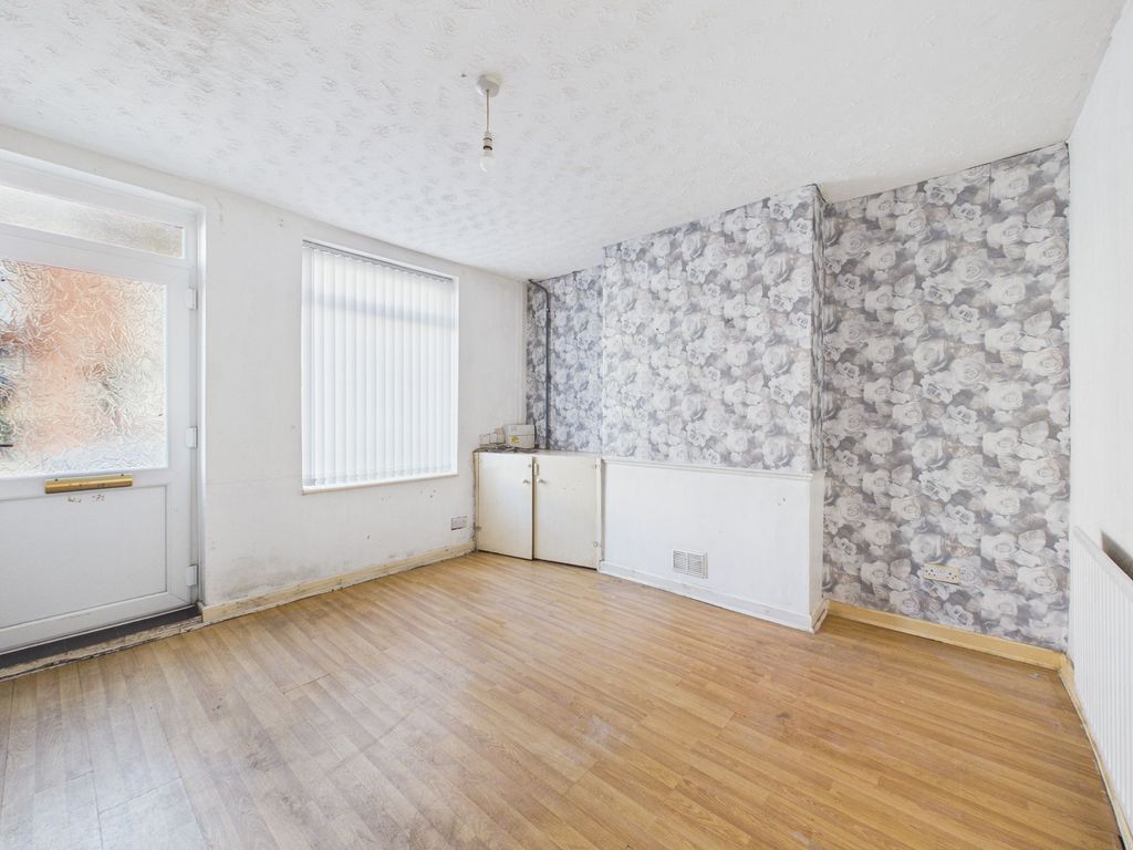 Property photo 2 of 15 Lounge