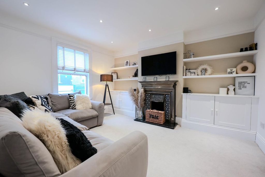 Property photo 1 of 22