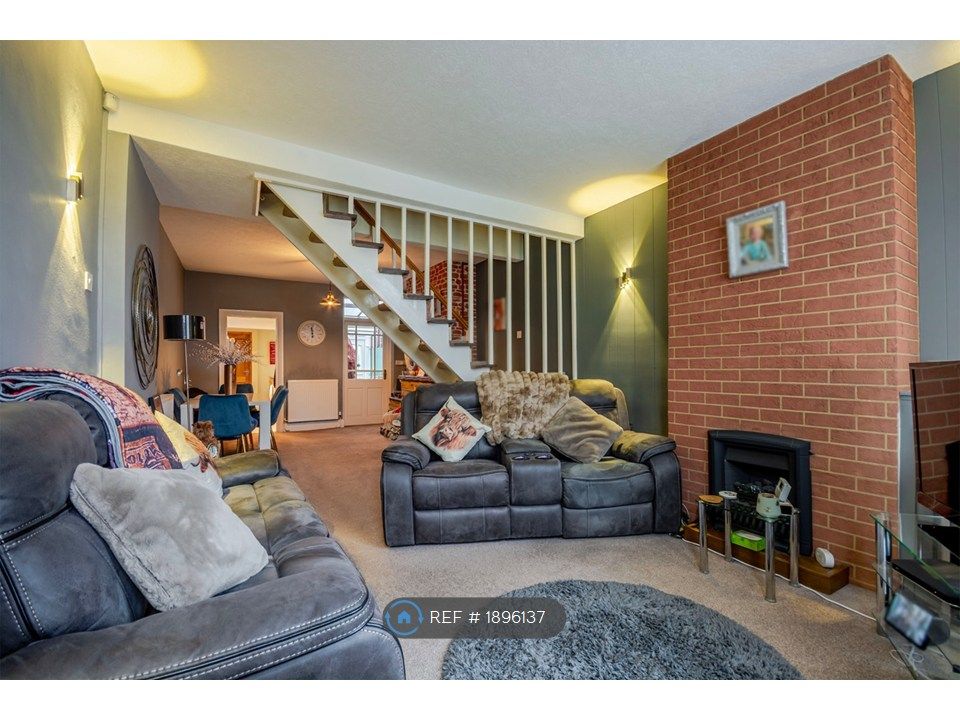 Property photo 3 of 16