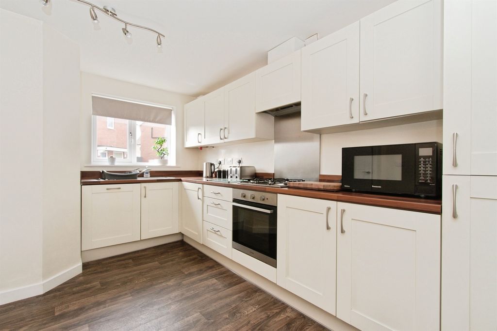 Property photo 2 of 13