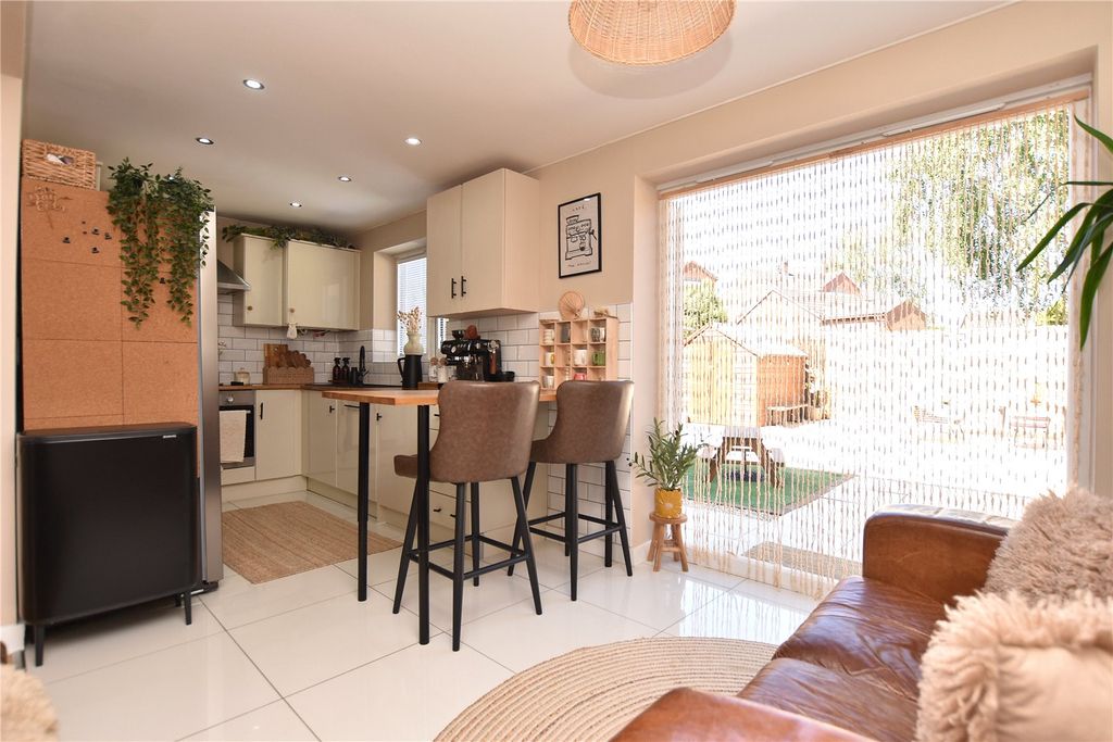 Property photo 3 of 16 Picture No. 27