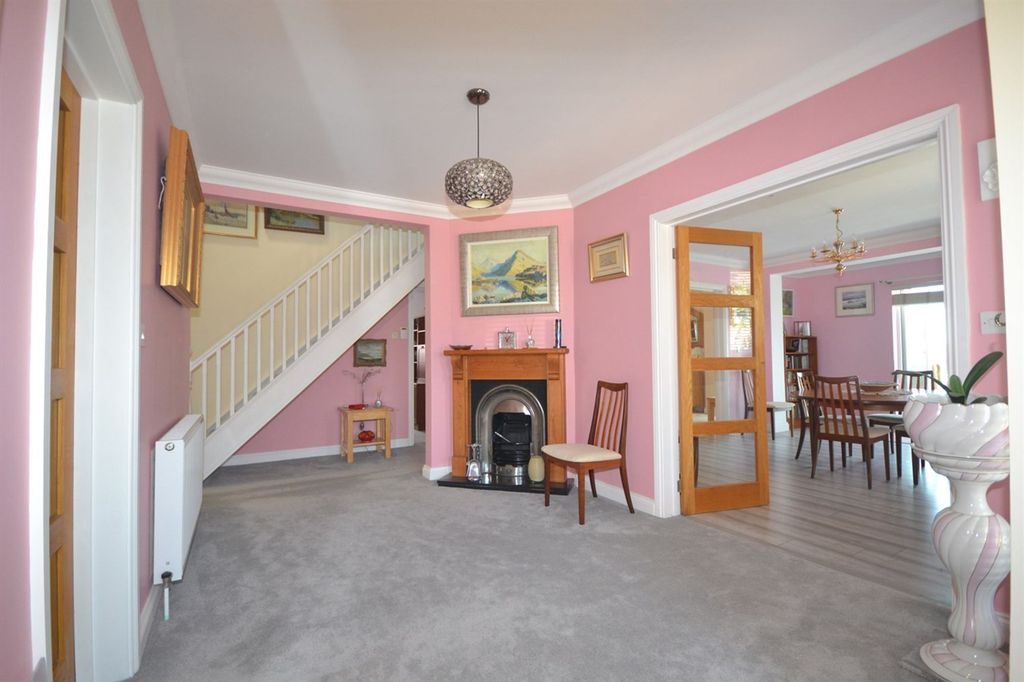 Property photo 3 of 21