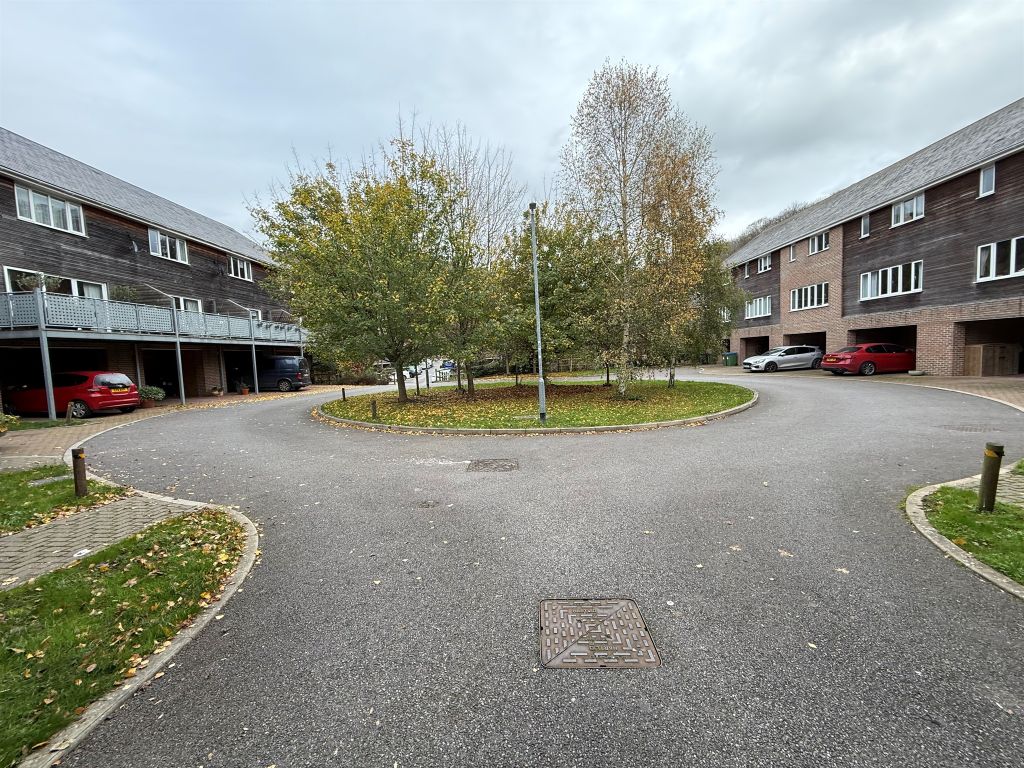 Property photo 2 of 4