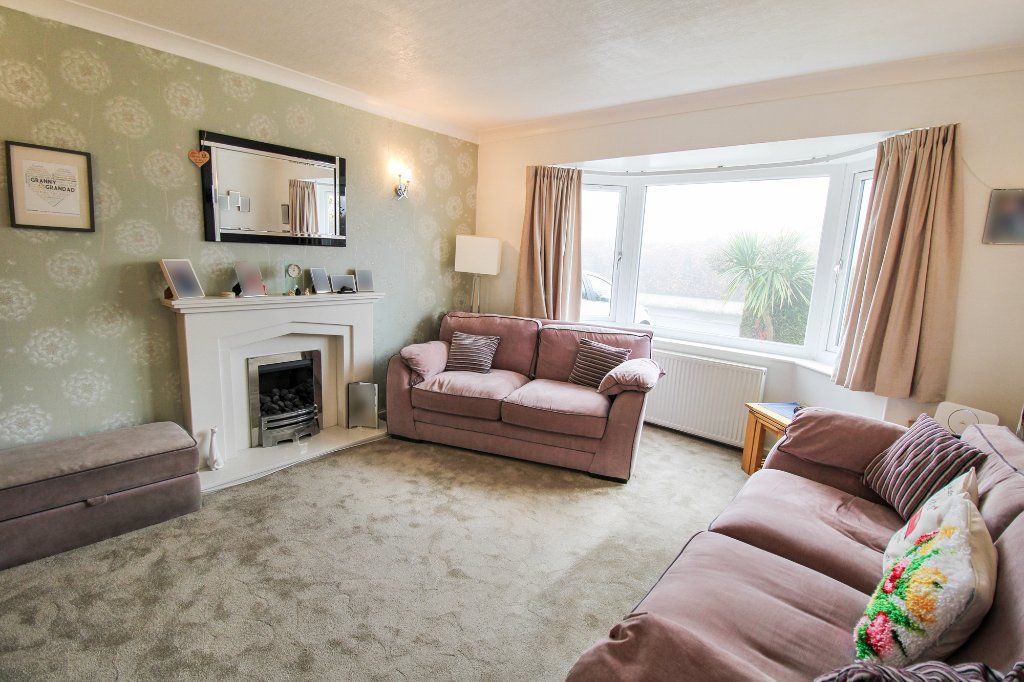 Property photo 2 of 20 Lounge