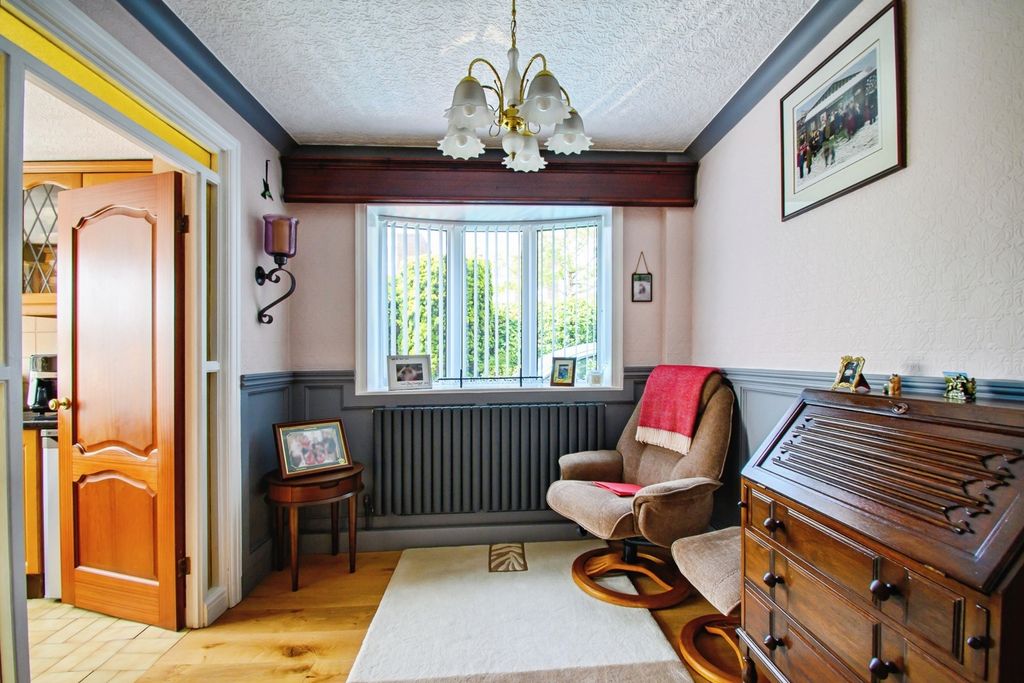 Property photo 2 of 19 Snug
