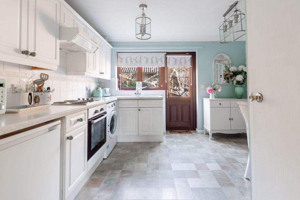 Property photo 3 of 24 1