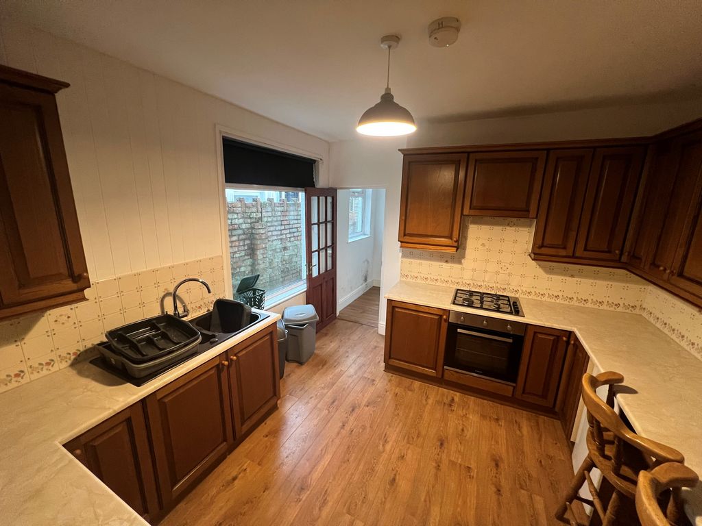 Property photo 3 of 10 Dining Room