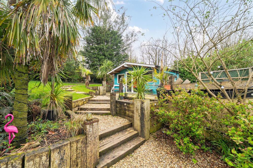 Property photo 3 of 33 3