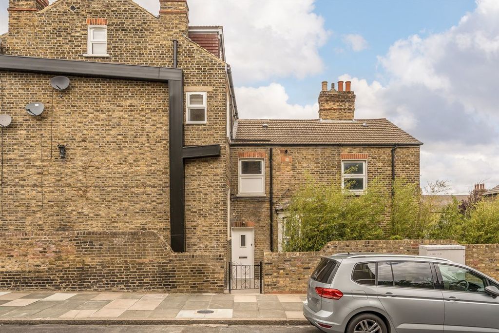 Property photo 1 of 7