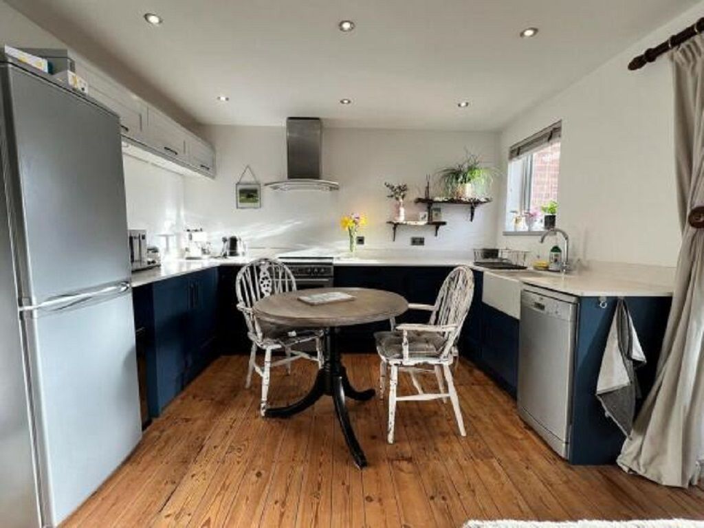 Property photo 3 of 12