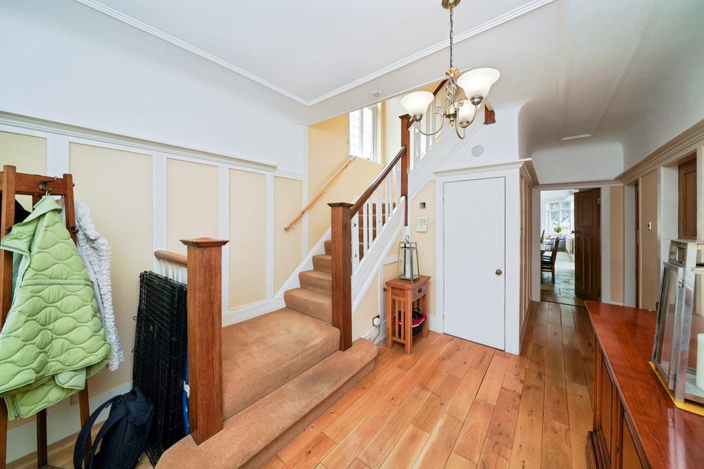Property photo 2 of 20 Hallway