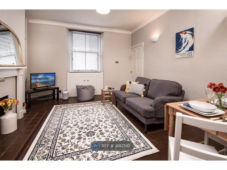 Property photo 2 of 11 Lounge - Ground Floor