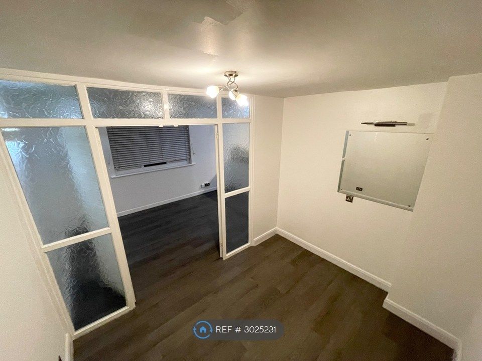 Property photo 3 of 7 Bedroom