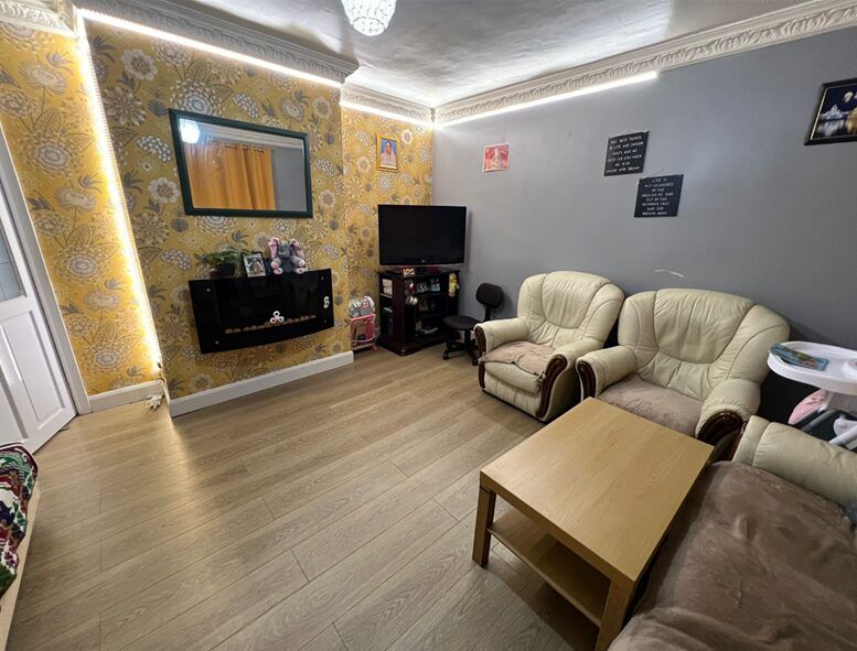 Property photo 2 of 6