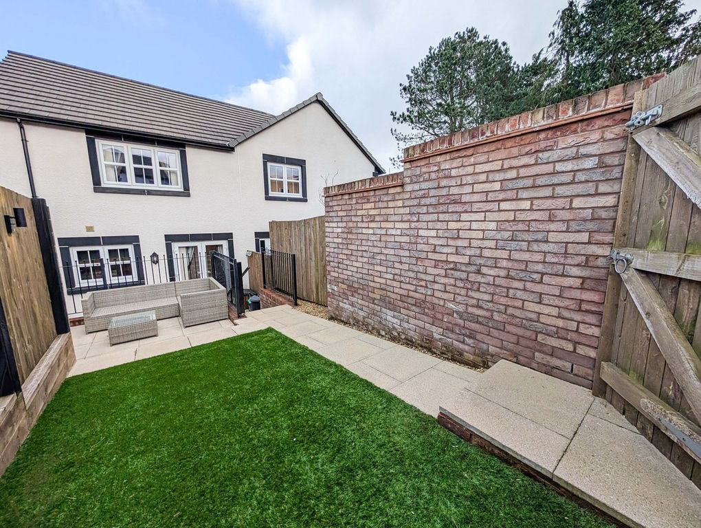 Property photo 1 of 15 External