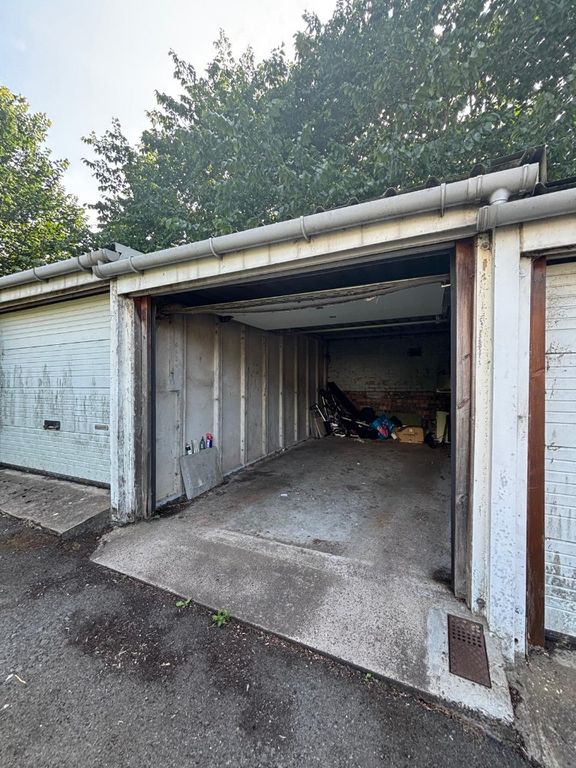 Property photo 2 of 5