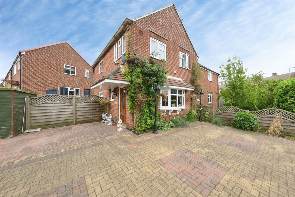 Property photo 3 of 18