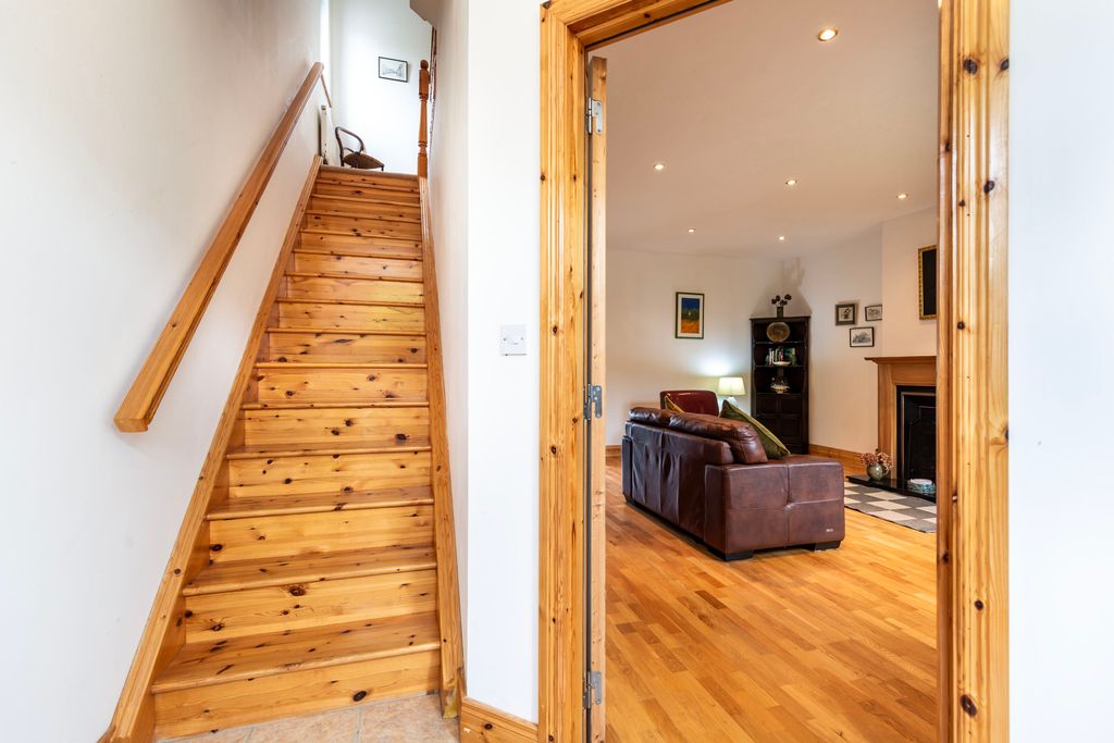 Property photo 3 of 39