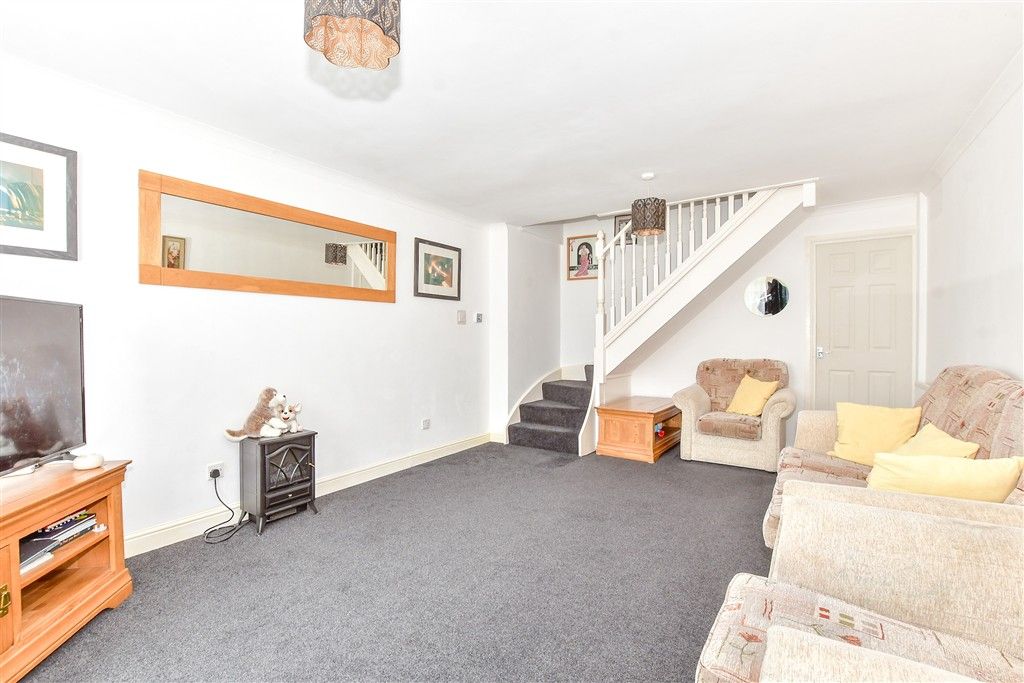 Property photo 3 of 10 Lounge