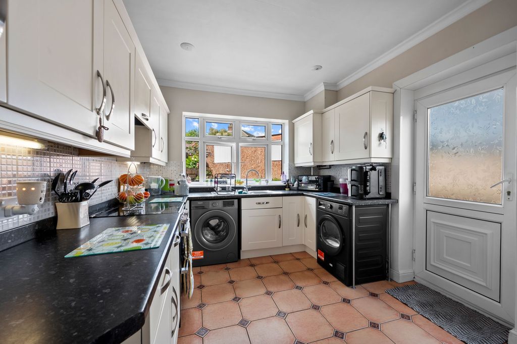Property photo 3 of 30