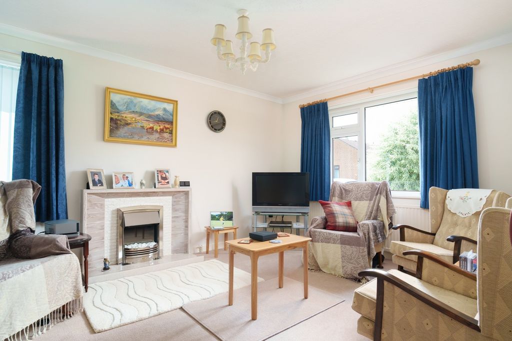 Property photo 2 of 13 5219753