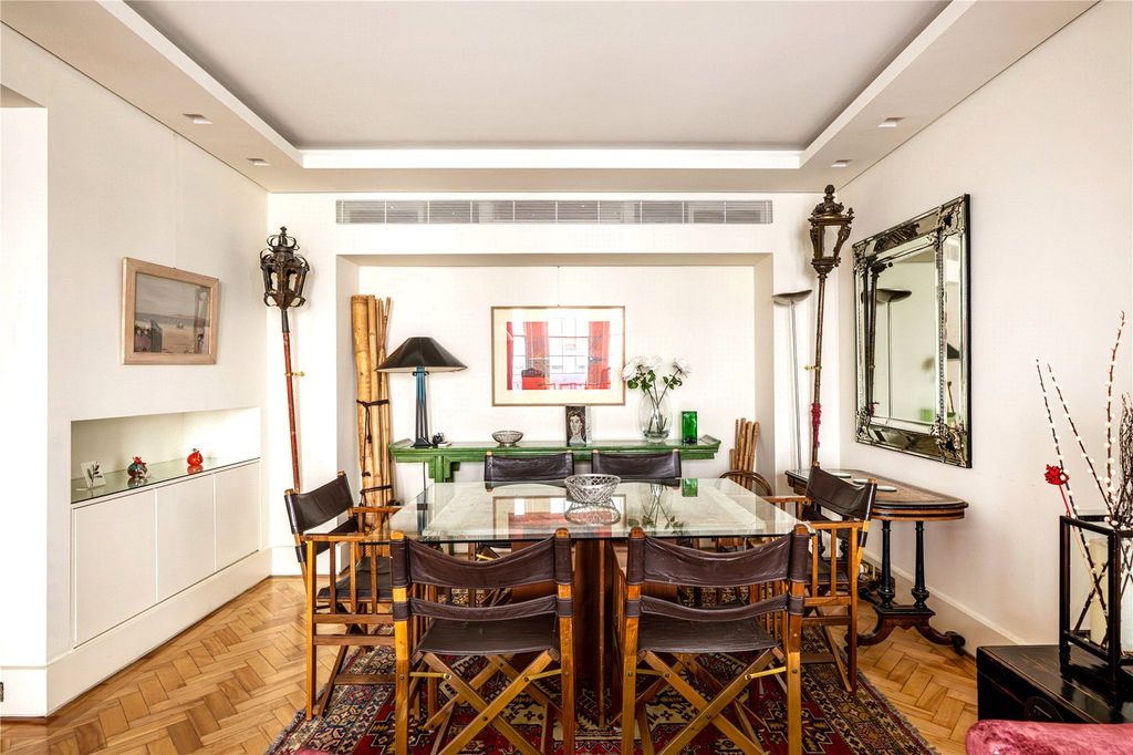 Property photo 1 of 10 Dining Room