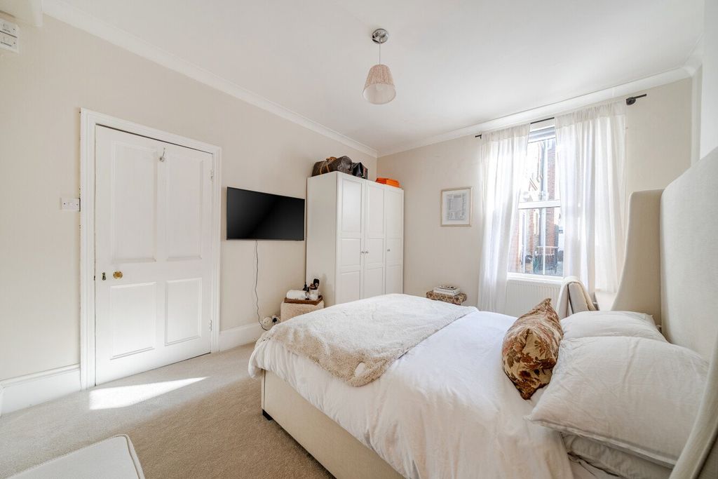 Property photo 3 of 22 Picture No. 06