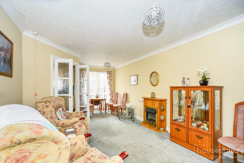 Property photo 3 of 14