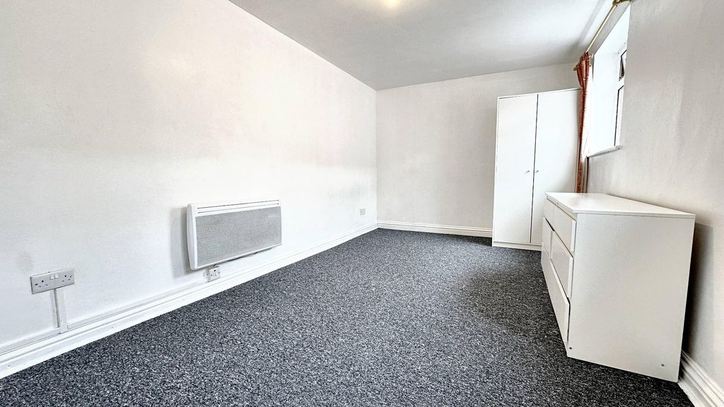 Property photo 1 of 7 0Ox9Giz16K2Wo5Wp5l-Qbg