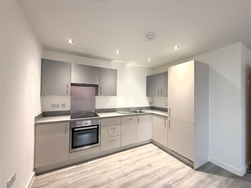 Property photo 3 of 9 Kitchen